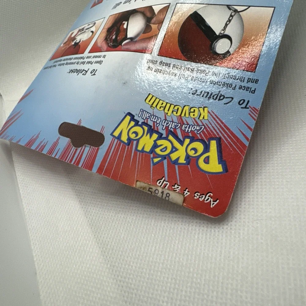 Pokemon Vintage Meowth Pokeball Keychain New 1999 Basic Fun 755-0 #52